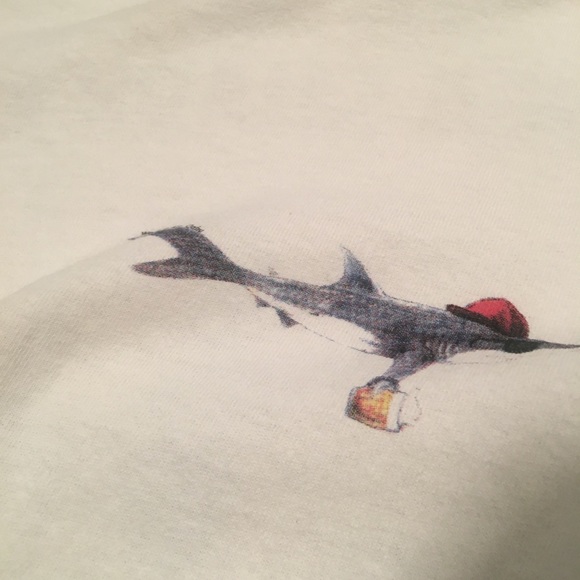 Brandy Melville graphic tee - Picture 3 of 5